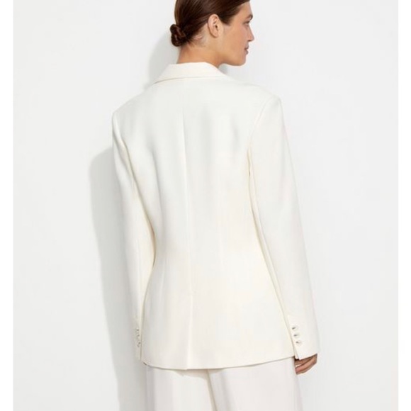 12 storeez white fitted blazer (like new) - Picture 4 of 6